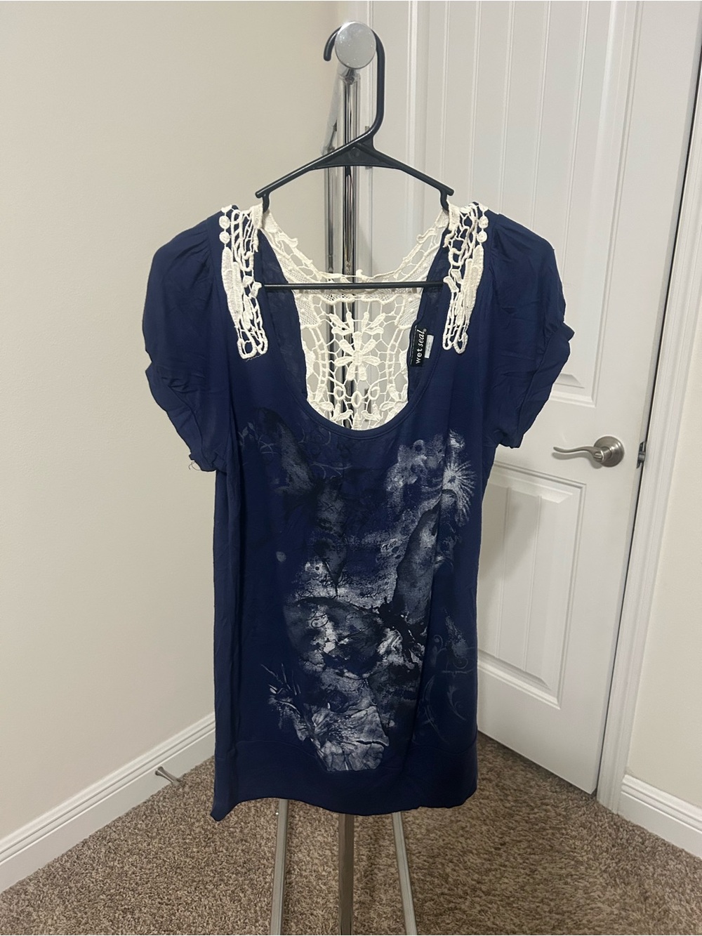 Wet Seal Navy Scoop Neck Tunic with White Crochet Back